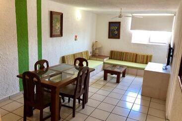 هتل Suites Santa Barbara