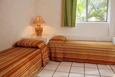 هتل Suites Santa Barbara
