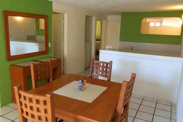 هتل Suites Santa Barbara