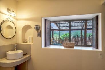 Terra Del Valle Bed & Breakfast