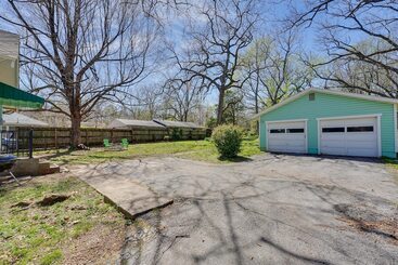 Dog Friendly Springfield Home < 1 Mi To Msu!