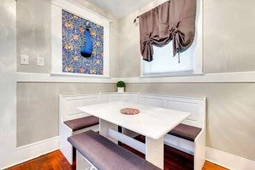 Lovely Mobile Home W/ Smart Tv: 2 Mi To Downtown!