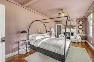 بنسيون Circa 1785