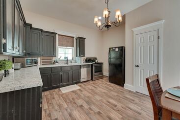 Springfield Home < 1/2 Mi To Commercial Street!