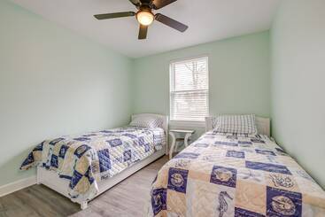 بيت ريفى Angola Vacation Rental, Walk To Lake Erie Beach!