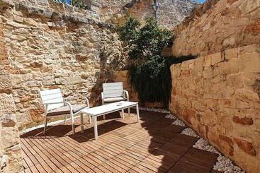 تختخواب و صبحانه Augusta Trulli Resort