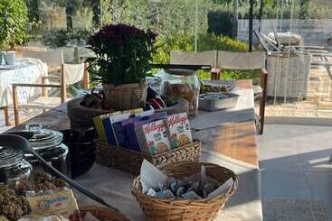 تختخواب و صبحانه Augusta Trulli Resort