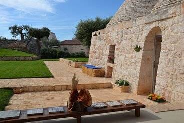 تختخواب و صبحانه Augusta Trulli Resort