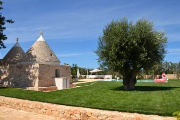 تختخواب و صبحانه Augusta Trulli Resort