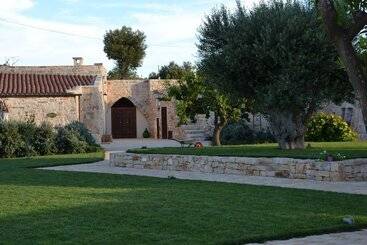 تختخواب و صبحانه Augusta Trulli Resort