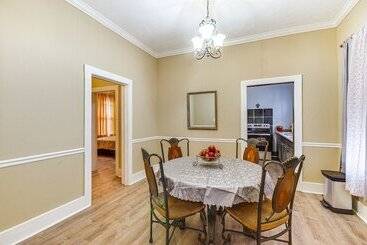 Cozy Vicksburg Home W/ Patio ~ 1 Mi To Riverfront!