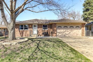 Family Friendly Lincoln Home W/ Sandbox & Grill!