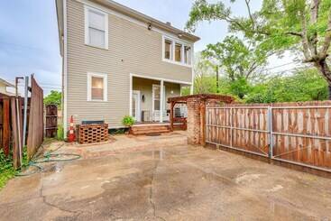 Walk To Downtown: Historic Home In Mobile