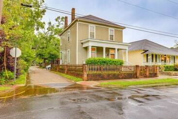 Walk To Downtown: Historic Home In Mobile