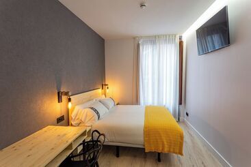 פונדק Casual Fuentes