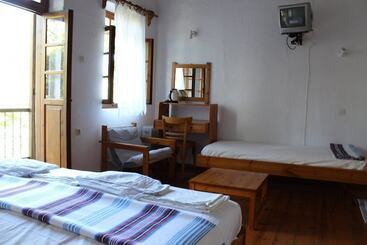 هتل Sotos Pension