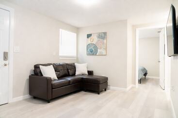 هتل University Serenity Suites 15th