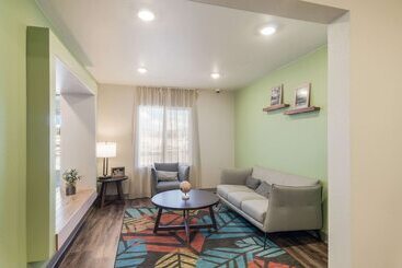 هتل Woodspring Suites Savannah West Chatham Parkway