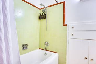 Mill Valley Home: 5 Mi To Golden Gate Bridge!