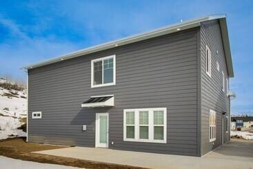 Modern & Spacious Garden City Home W/ Pool Access!