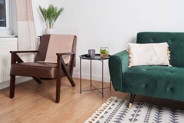 اقامتگاه Stunning 3 Bed House In Central Milton Keynes