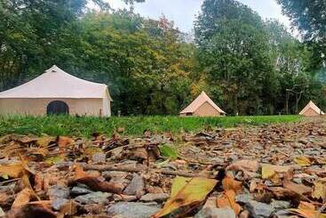 استراحتگاه Bell Tent Village