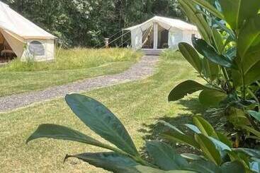استراحتگاه Bell Tent Village