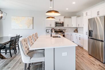 Spacious Family Home ~ 13 Mi To Des Moines