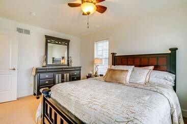 بيت ريفى Spacious South Bend Home   Walk To Notre Dame!