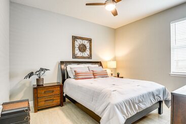 קוטג'' Tampa Home W/ Fire Pit, Grill, Cornhole + More!