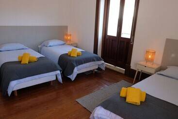 هاستل Yellow Inn Aveiro
