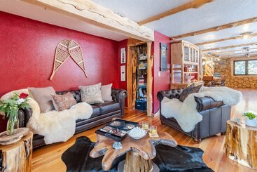 Base Camp By Avantstay Magical Cabin W/ Sauna, Hot Tub & Close To Snow & Golf
