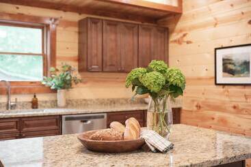 Bluestem By Avantstay Incredible Views W/ Large Balcony & Indoor Pool!
