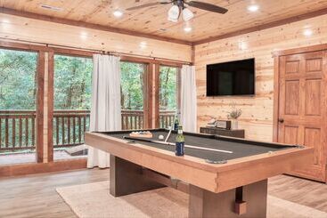 Bluestem By Avantstay Incredible Views W/ Large Balcony & Indoor Pool!