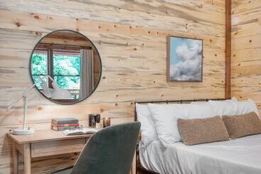 Bluestem By Avantstay Incredible Views W/ Large Balcony & Indoor Pool!