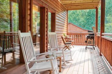 Bluestem By Avantstay Incredible Views W/ Large Balcony & Indoor Pool!