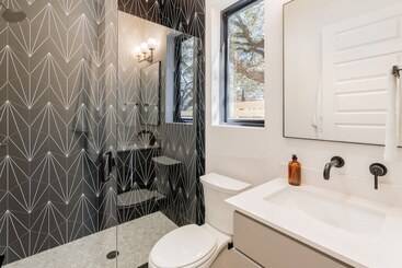 Henley By Avantstay Plunge Pool, Incredible Patio & Guest House!