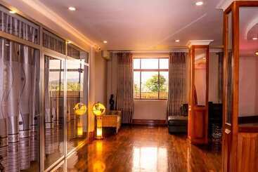 استراحتگاه Nejobugg Palace