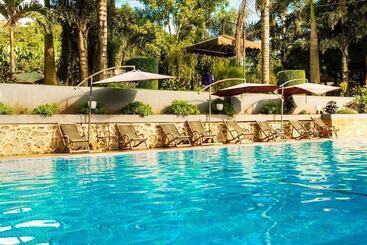 استراحتگاه Nejobugg Palace