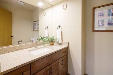 Sage Blush By Avantstay Upgraded 4 Bdr/chefs Kitchen/ A/c/hot Tub!