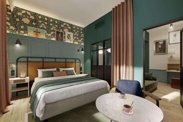 Square Lodge Hotel La Roche Sur Yon   Handwritten Collection