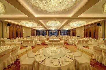 Howard Johnson By Wyndham Yilin Hotel Guangan