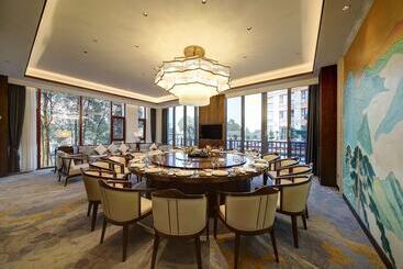 Howard Johnson By Wyndham Yilin Hotel Guangan