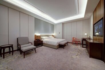 Howard Johnson By Wyndham Yilin Hotel Guangan