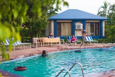 فندق Tusk And Roar Corbett Resort