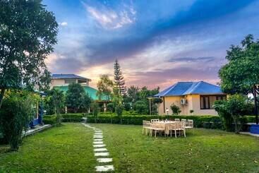 فندق Tusk And Roar Corbett Resort