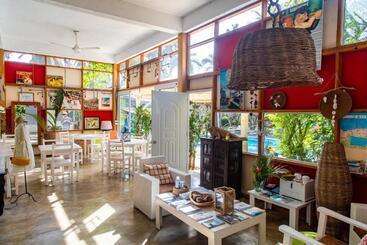 Beach Hotel Casa Nina
