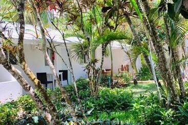 Beach Hotel Casa Nina