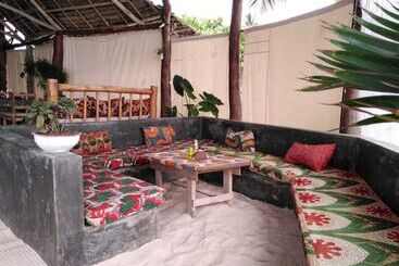تختخواب و صبحانه Bahari Beach Bungalows