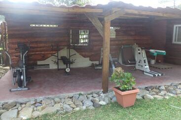تختخواب و صبحانه Fireside Inn And Grill